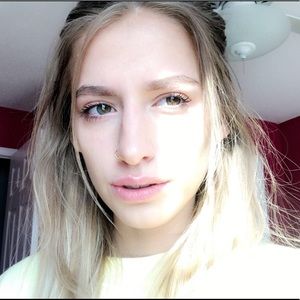 Meet your posher! 💕